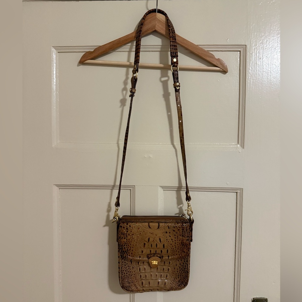 Brahmin 100% leather brown crocodile crossbody purse with gold hardware - Picture 8 of 8